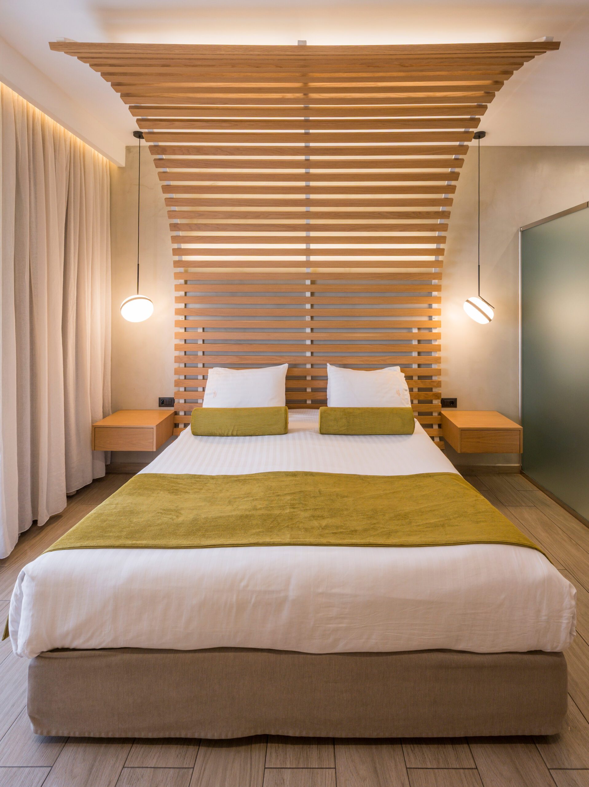 DELUXE SUITE I